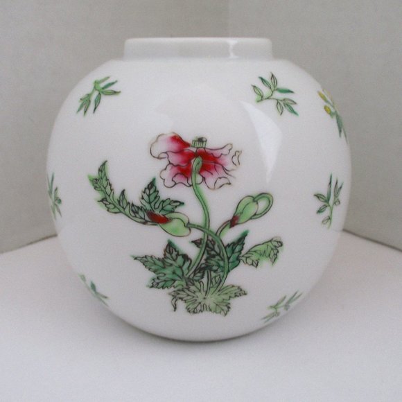 TFF | Accents | Tff Japanese Porcelain Ware Vase Decorated In Hong Kong